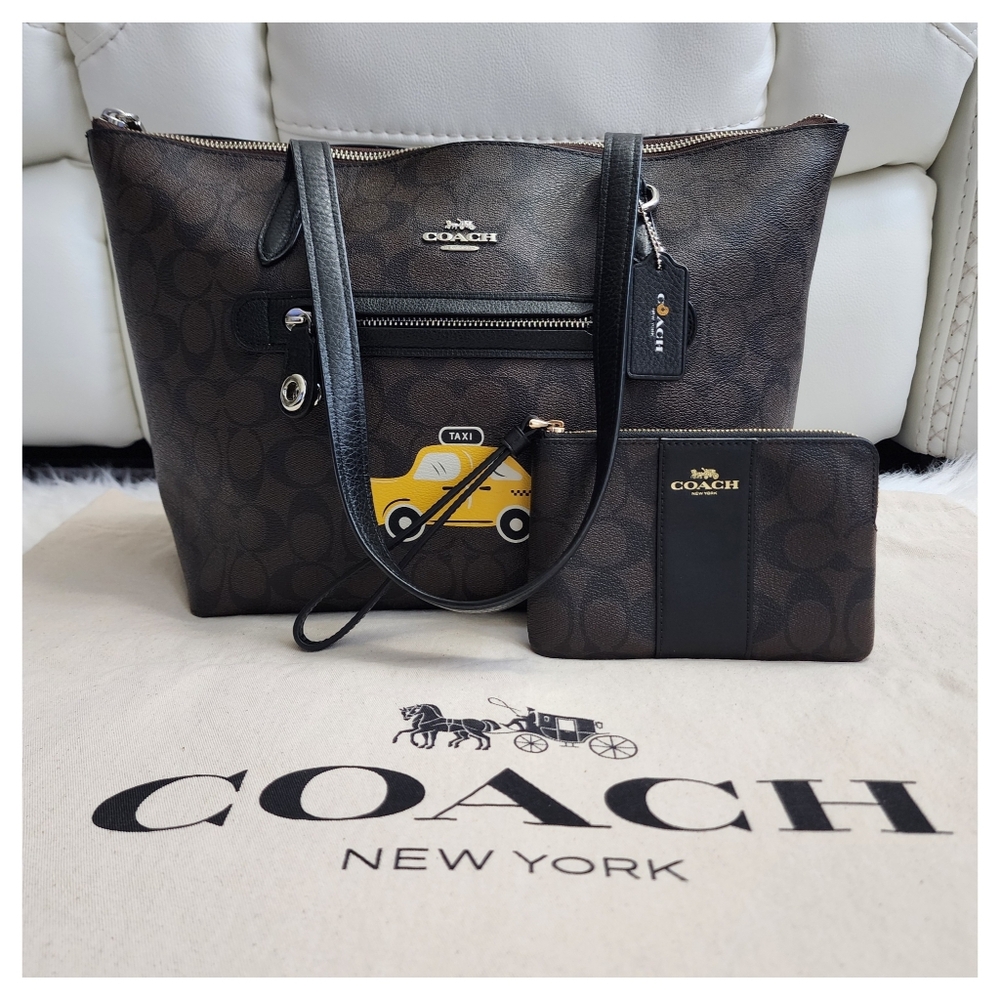 Coach NY Taxi Signature Tote w/wristlet and Dustbag/Giftbag